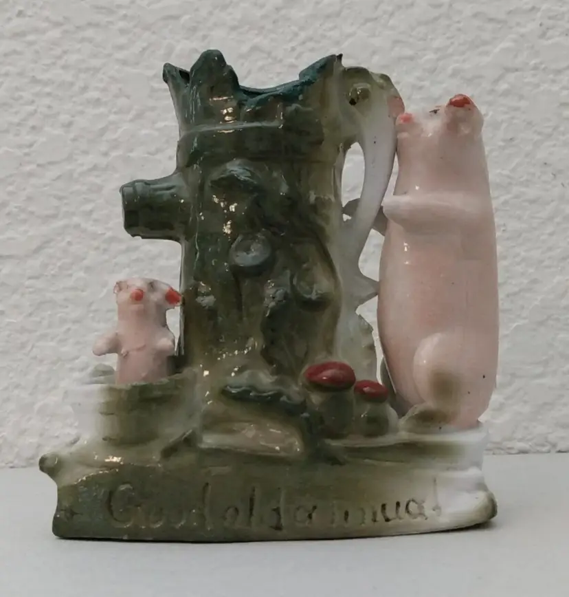 POW4 VTG Good Old Annual Bath Souvenir Pig Piglet Vase Germany 3.75 x 3.50"