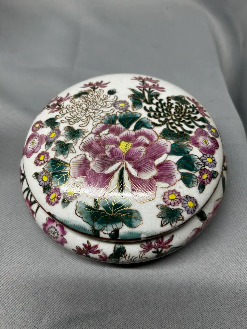 Lidded Floral Trinket Box