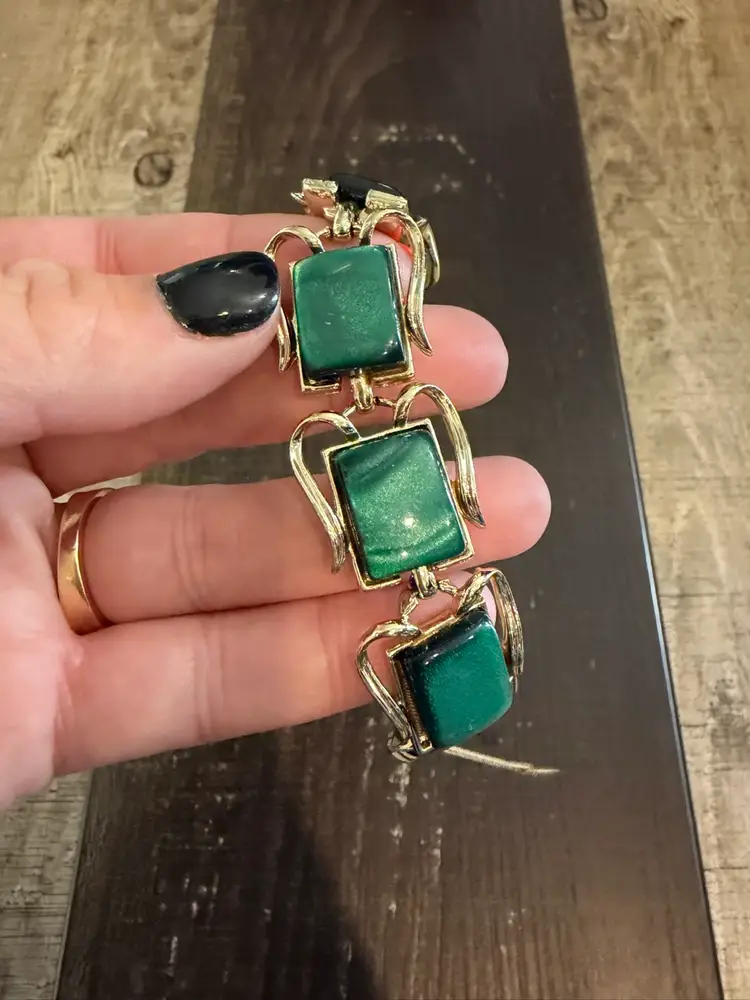 Vintage Coro Green Bracelet 7”