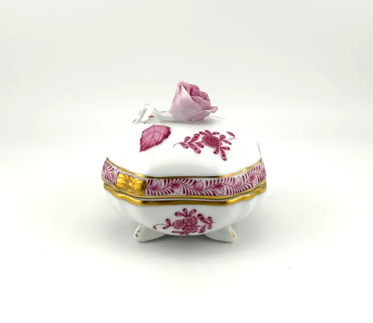 Herend Hand Painted Chinese Bouquet Raspberry Porcelain Covered Bon Bon Dish 3”x 3”x 3”
