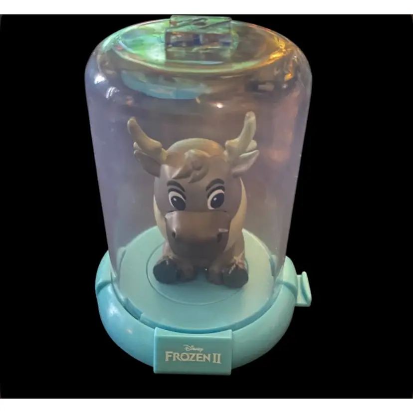 #17 - 2018 Disney Domez Figure As Pictured ( 3" Tall)