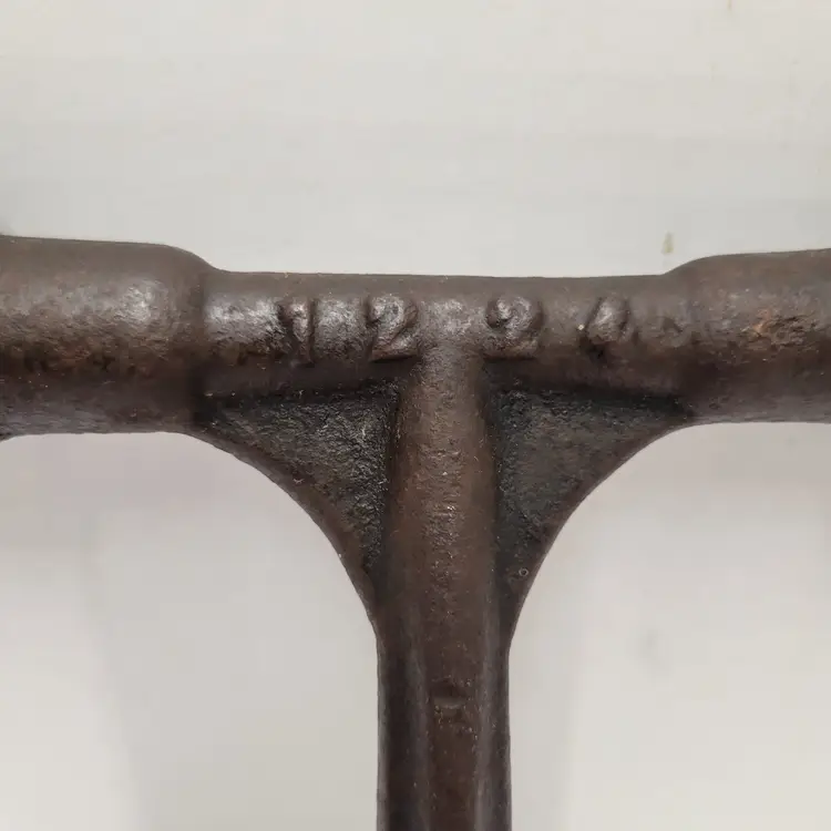 ANTIQUE MARKED 1224 FARM TRACTOR HORSE IMPLEMENT PLOW 3 WAY T WRENCH