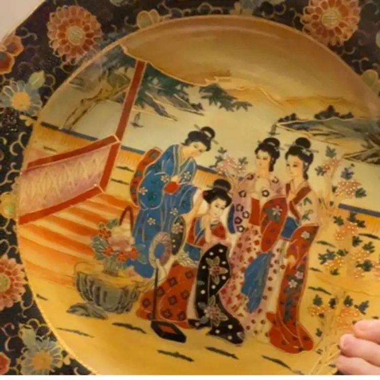 Round Satsuma Platter Measures 14”x14”x2”