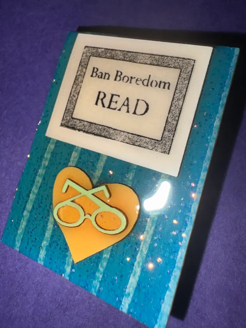 👀LOOK Y’ALL! 👀 IT’S A BOOK!! 📚 This Is A Figural Book Pin By Lucinda!! I Love This So Much! 🩵 “Ban Boredom … READ” ~ See Pics For Dimension 📚📚