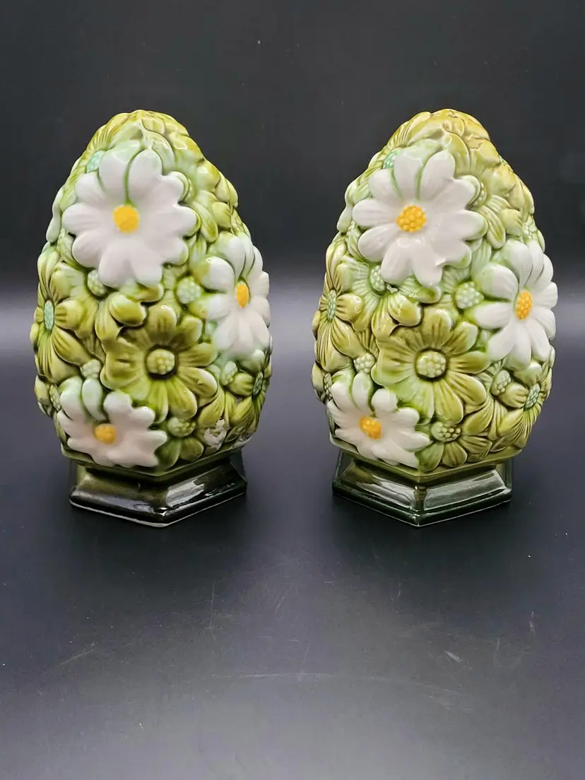 1960s Ardco Japan "Green Daisy" Salt & Pepper Shakers