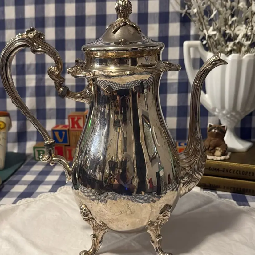 Sheridan Silver-plated Lidded Coffee Pot