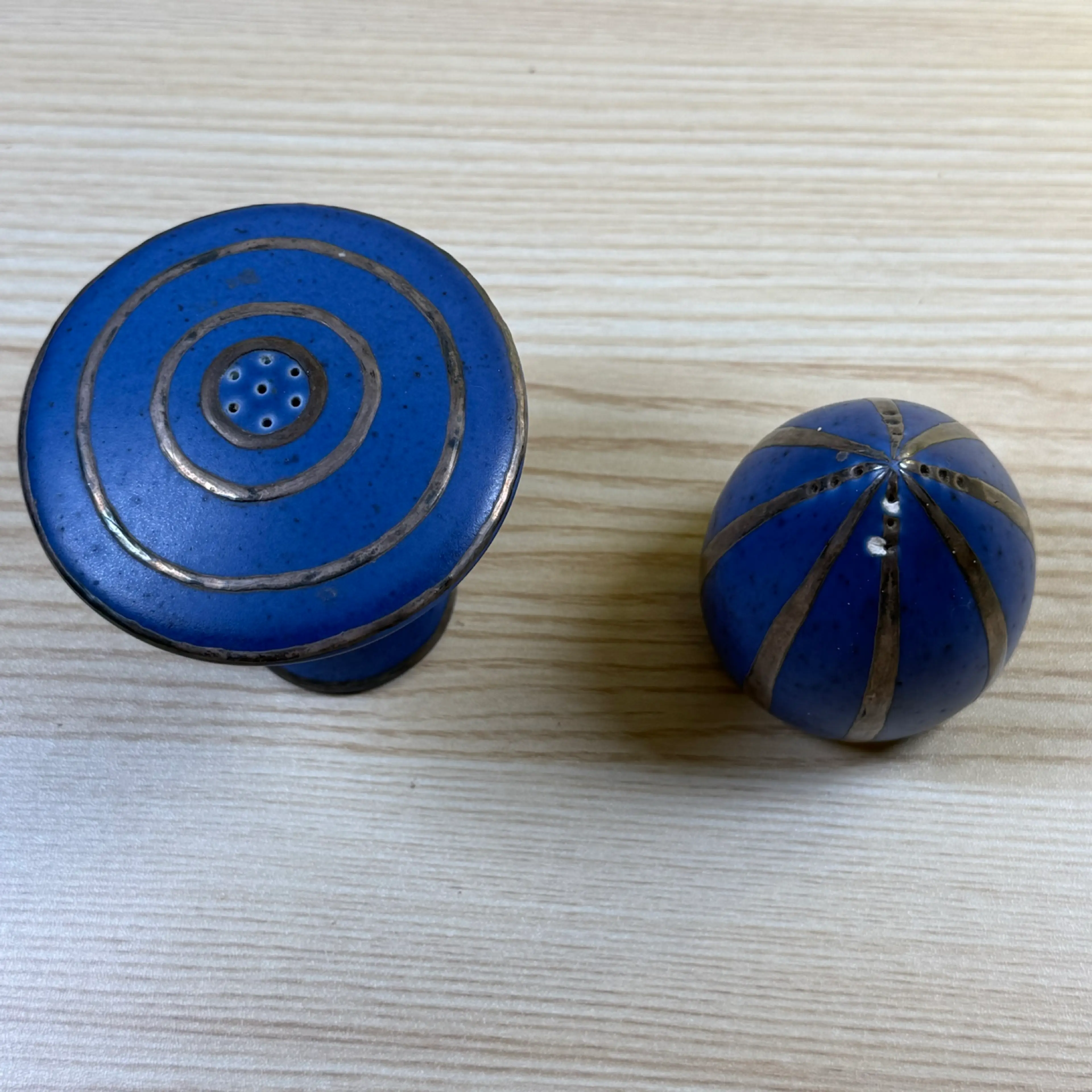 Image 2 of 6