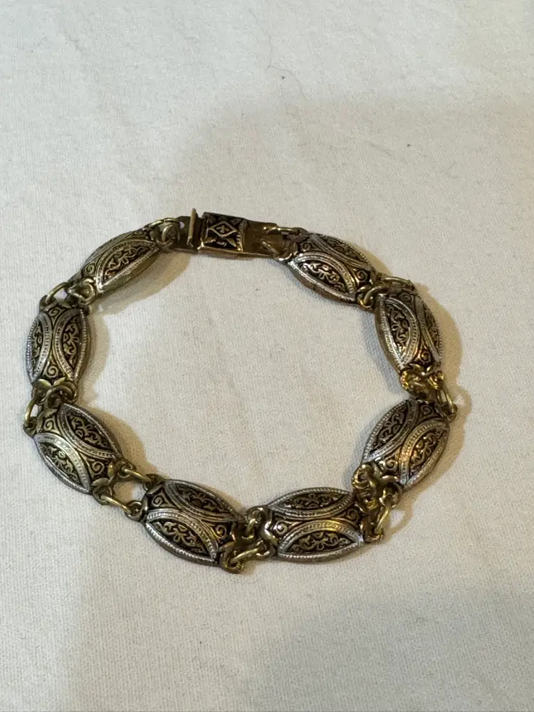 B. Damascene Intricate Designed 8 Panel Linked 7.5” Long Bracelet Marked SPAIN