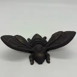 Cast Iron Metal Honey Bumble Bee Insect Figurine Paperweight Decor