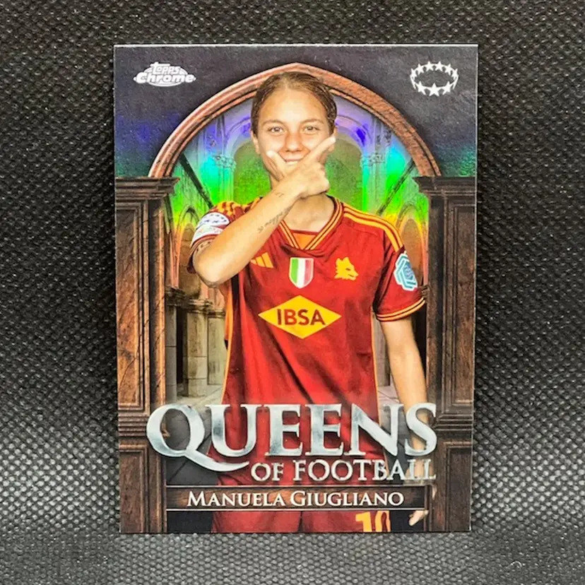 Manuela Giugliano 2023/24 Topps Chrome UEFA Women Queens Of Football Soccer Card