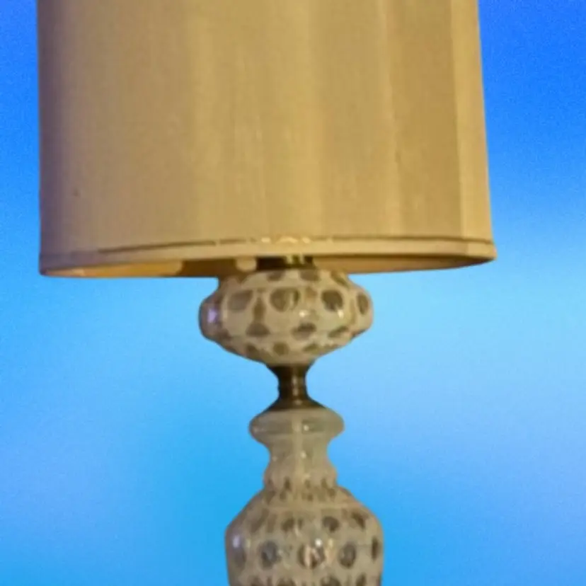 032.1.  Pair Of Vintage Fenton Honeysuckle White Coin Dot Table Lamps (with Shades) 2 Of 2