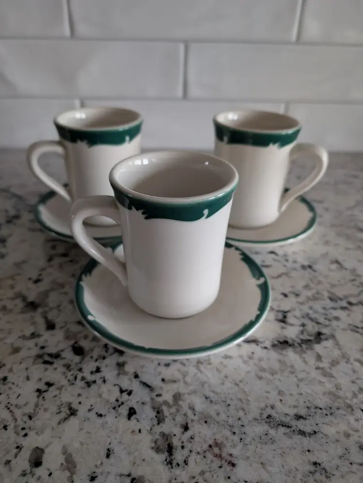 Syracuse China restaurant ware Wintergreen/green scroll coffee mugs Saucers 3 Ct