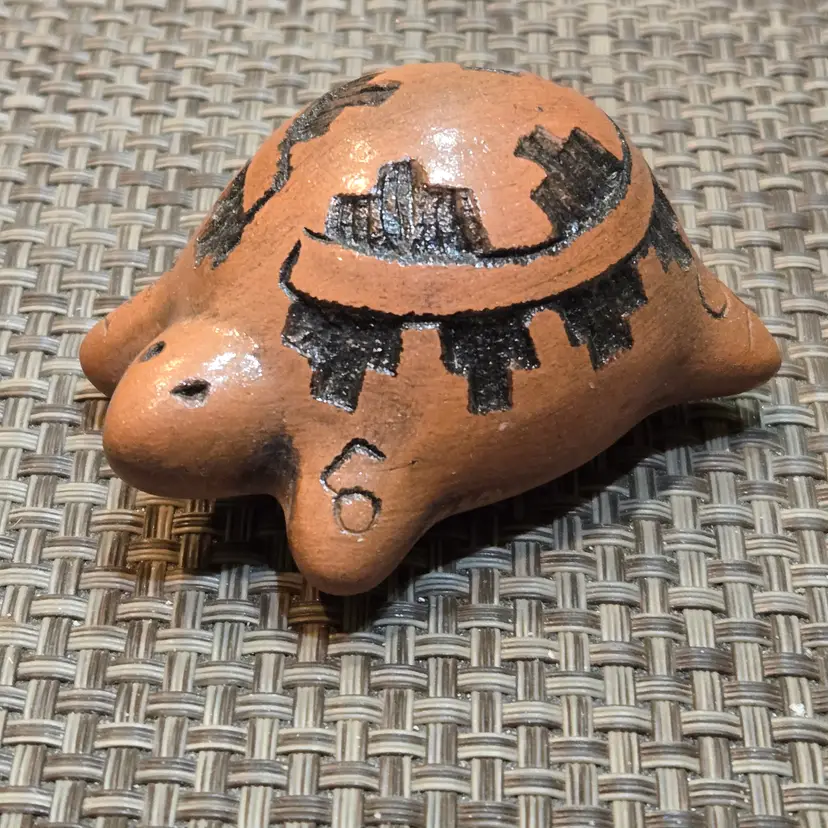 Turtle Figurine Vincent Hicks Signed Dine Navajo Ceramic Pottery 2¾" Long Vtg