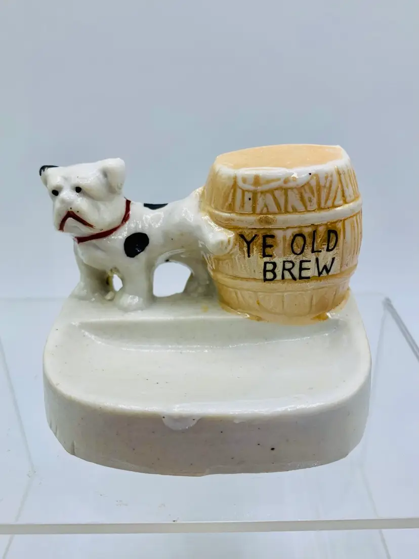 Vintage Japan, Pug Bulldog Peeing on Keg barrelTrinket Ring Holder Trinket Ceramic Dish Ashtray