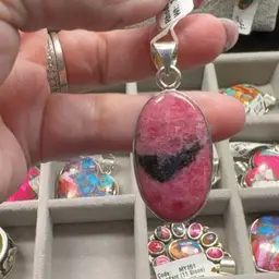 #31 Small Jewelry Item As Shown On Screen