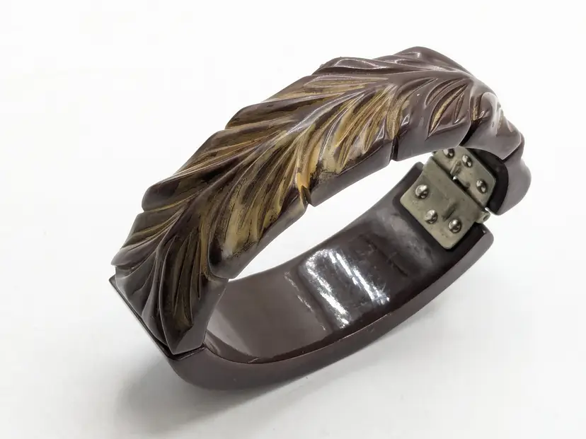 Vintage Brown Two-Tone Carved Bakelite Hinged Clamper Bangle Bracelet