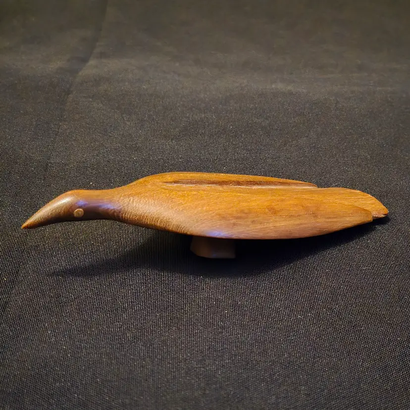 Folk Art Bird Sculpture Hand carved Wood Mid Century Modern Unbranded 4½" Long