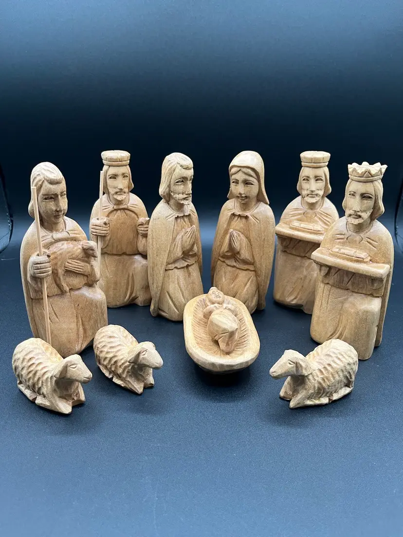 **11-Piece Wooden Hand Carved Nativity Scene