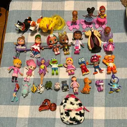 Large lot of 32 Small Disney figures