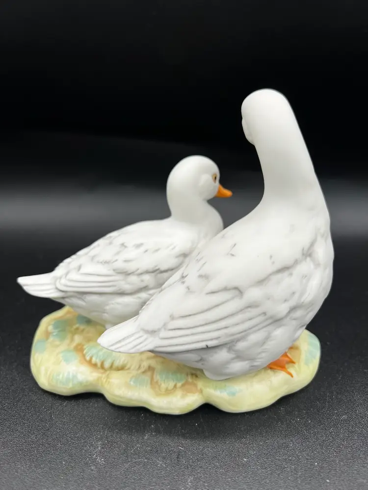 HOMCO Adorable Figurine Family Of Ducks/Geese