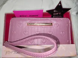 New Betsey Johnson Mauve Quilted Hearts Boxed Zip Around Wallet Strap Handle