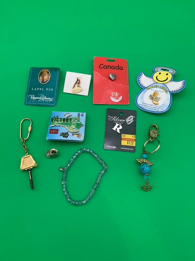 Mixed Lot of Vintage Costume Jewelry - Pins, Keychains & More - 10 Pieces