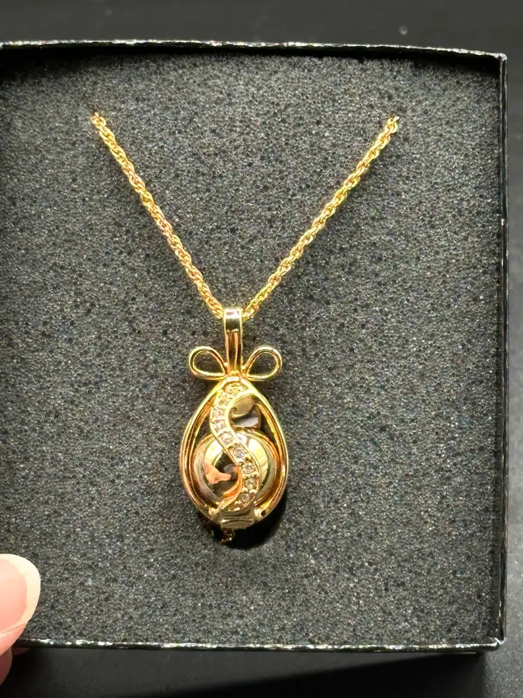 Vintage Joan Rivers Classic Collection Interchaneable Pave Egg Pendant J44836