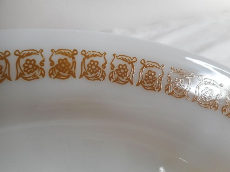 Vintage Pyrex 2 9.5" Platters restaurant ware PYR50 brown flowers and scrolls