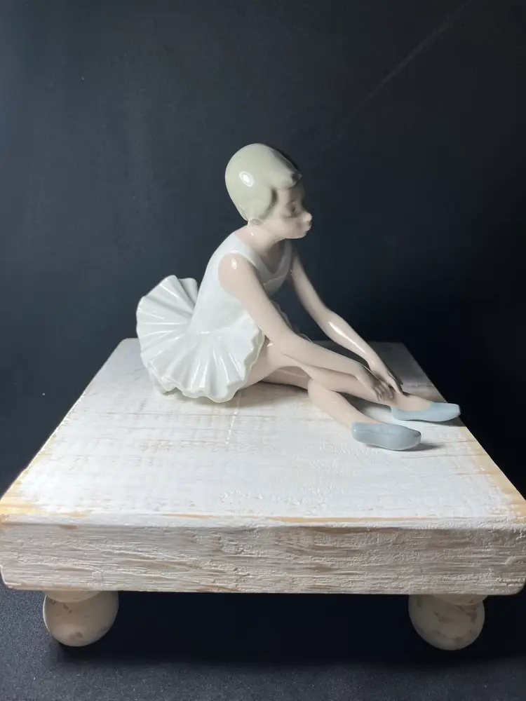 Nao Lladro Porcelain Stretching Ballerina Figure