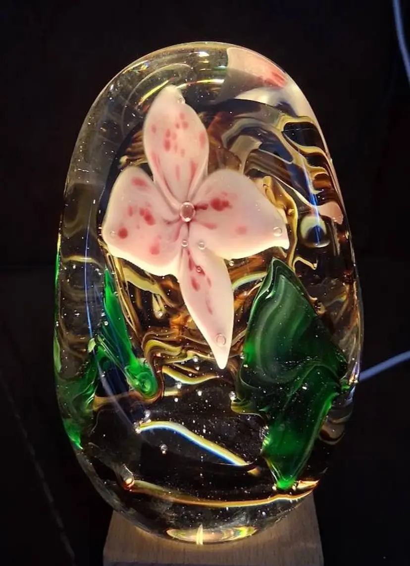 Stunning Schuster Glass Studio Vintage 1993 Large Pink Lilies, Controlled Bubble Paperweight