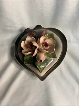 Vintage Vee Pink/Green Heart Shaped Trinket Dish w/ Applied 3D Flowers