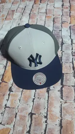 New York Yankees hat