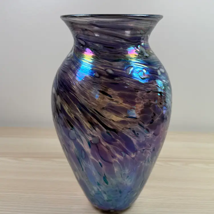 Virsu (North Carolina) Art Glass Lavender Iridescent Vase