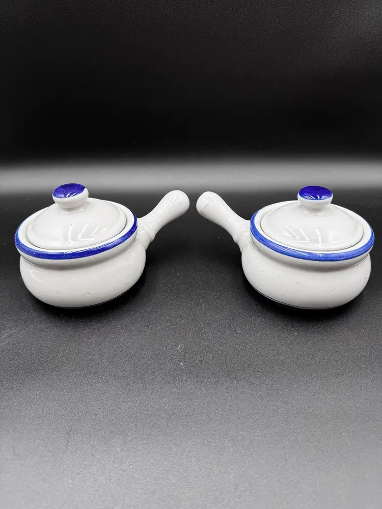 Pair Of VTG Stoneware Crocks With Lids, Taiwan, French Onion/Chili