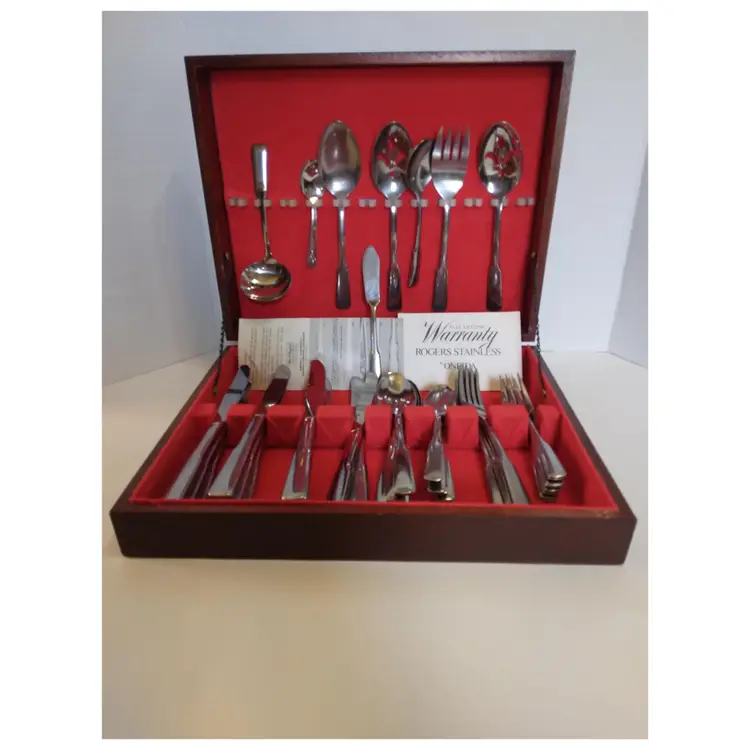 VTG 57 Piece Oneida Stainless Silverware Set Gettysburg/Friendship in Wood Chest