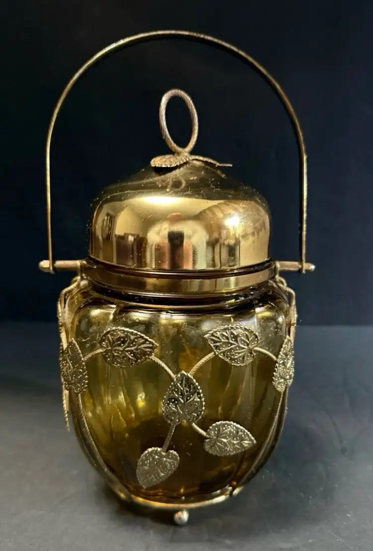 Schmid Japan Amber Glass Cottagecore Cookie Jar Musical Lid Filigree Leaf Design