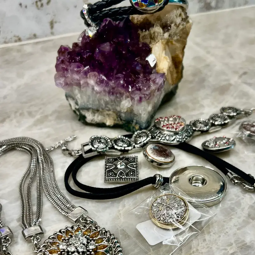 Ginger Snap Lot! 2 Necklaces 2 Bracelets 5 Snaps! Sizes In Description New / Like New