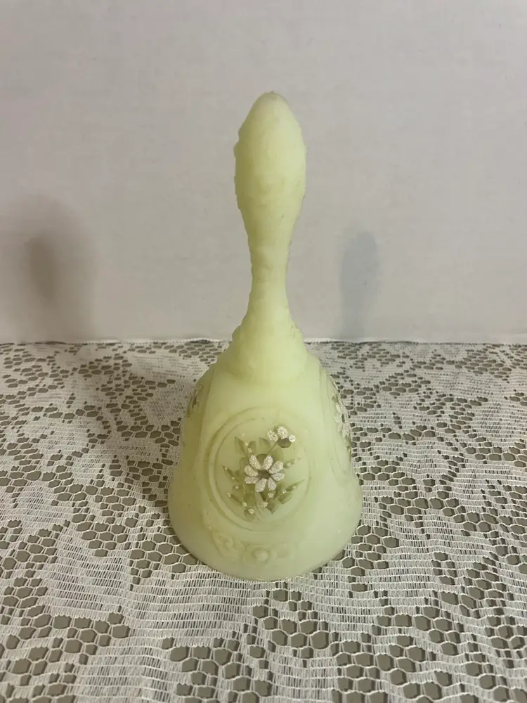 FENTON SATIN CUSTARD GLOW WITH WHITE DAISIES 7” BELL-HAND PAINTED & SIGNED