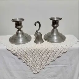 VINTAGE 3 PIECE INTERNATIONAL PEWTER COMPANY PEWTER CANDLESTICKS WITH SNUFFER