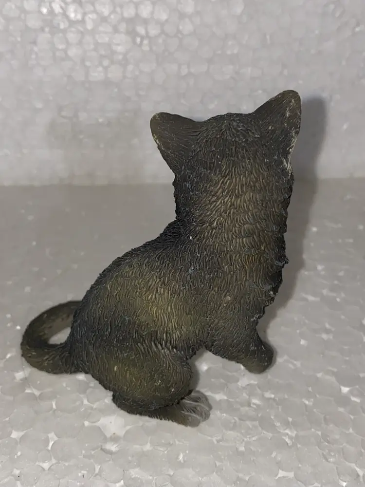 Vintage Resin Cat Figurine As Pictured All Average 3.5-4" In Length