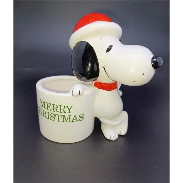 Vintage Peanuts Snoopy Ceramic Merry Christmas Planter 1966