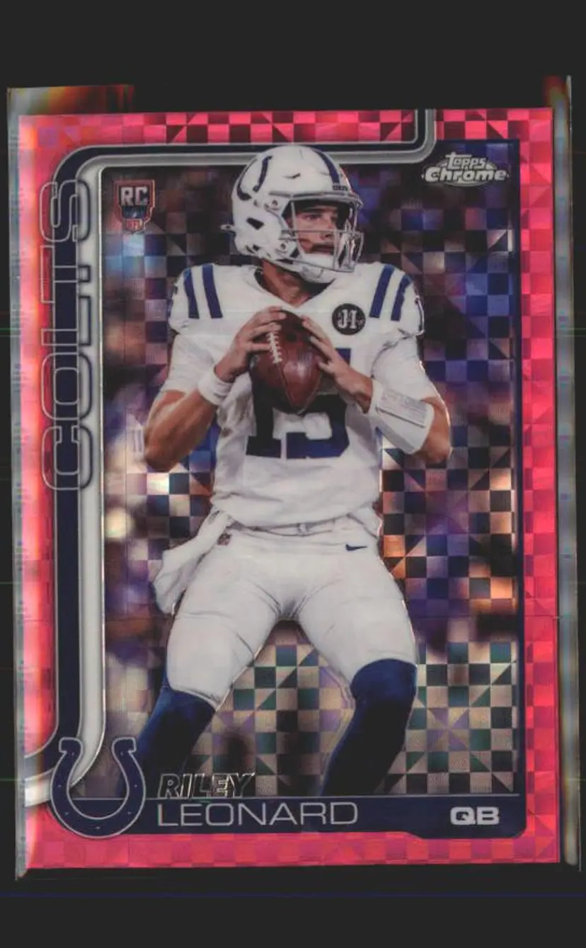 Riley Leonard 2025 Topps Chrome #318 Hot Pink X-Fractor - (140) - Indianapolis Colts