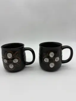 Art Pottery Hand Thrown Flower Designed Single Handle Coffee/Tea Mugs Set of 2