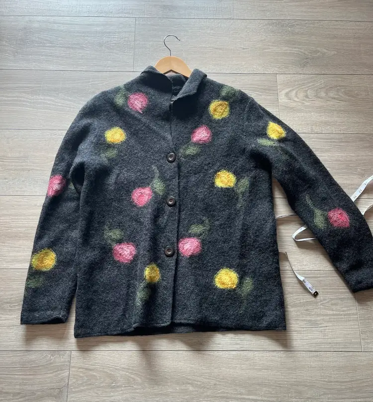 Alexandra Bartlett Gray Wool Button Up Jacket Size Medium Acrylic Flower Detail