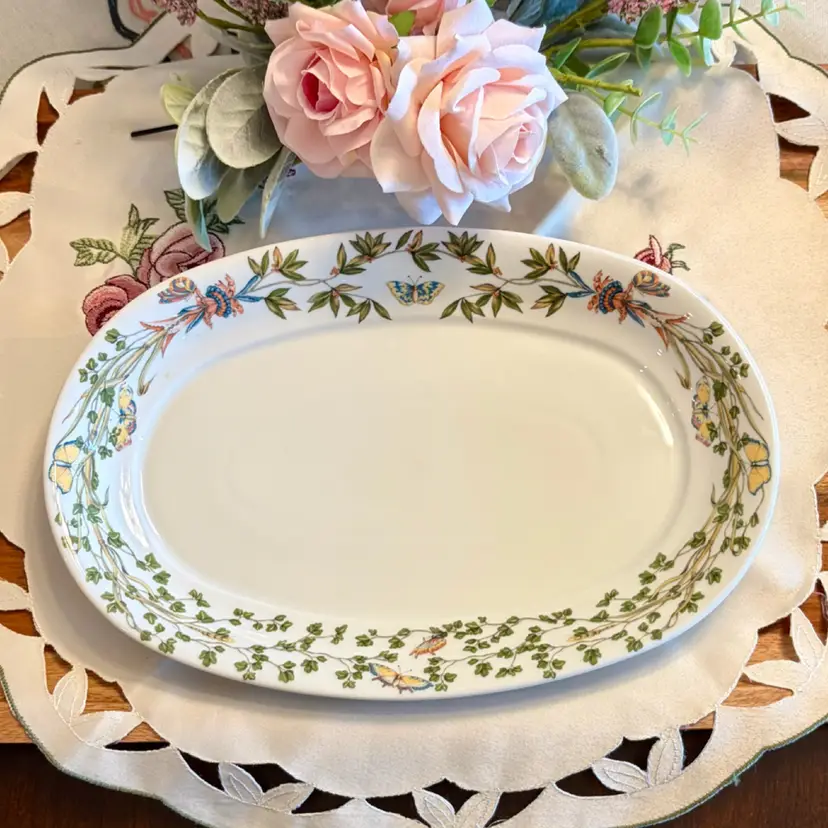 Reales Sitios Spain Porcelain Oval Platter With Ivy Design And Butterflies