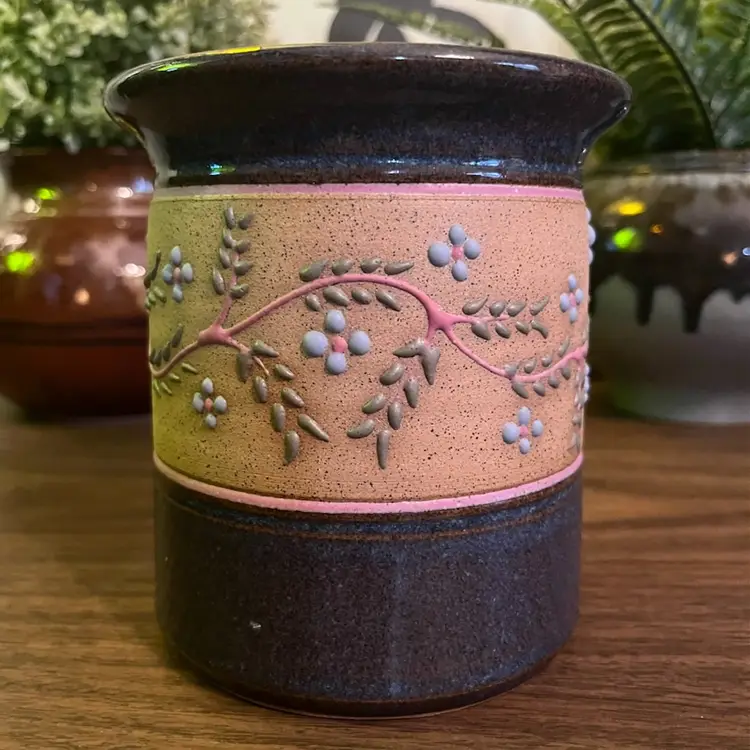 Vtg 1990’s Cottagecore Floral Ivy Blue Glazed Studio Art Pottery Cute Round Vase