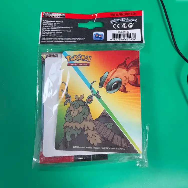 Obsidian Flames Mini Portfolio With Booster Pack