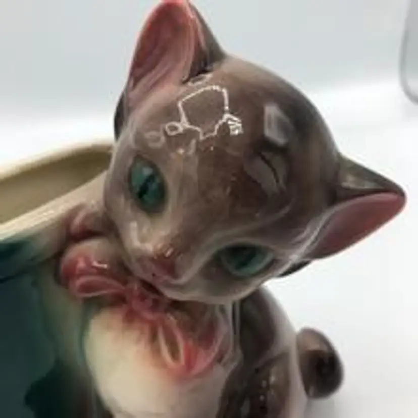 Royal Copley Kitten Planter