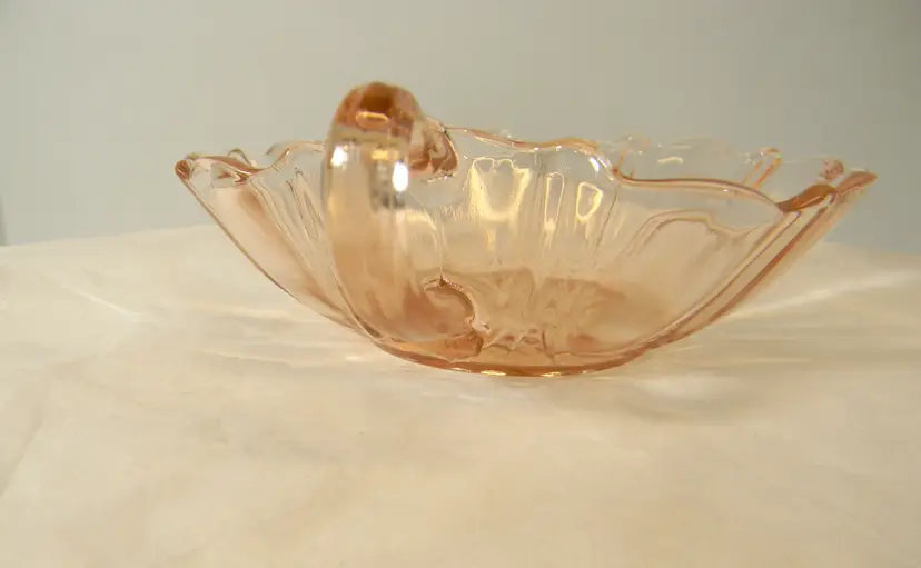 Vtg. Anchor Hocking Oyster & Pearl Pink depression glass heart-shaped dish