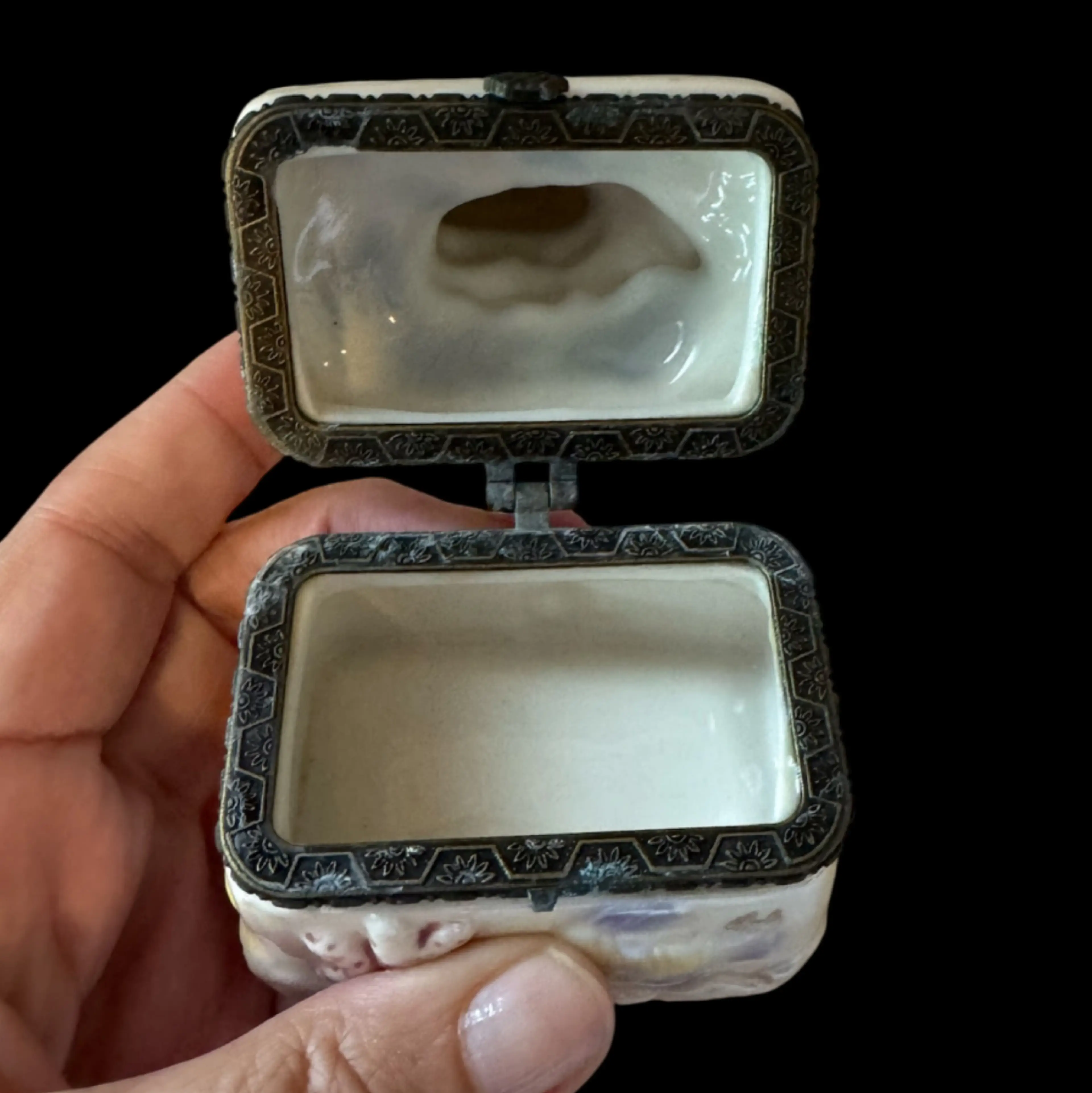 Image 4 of 4